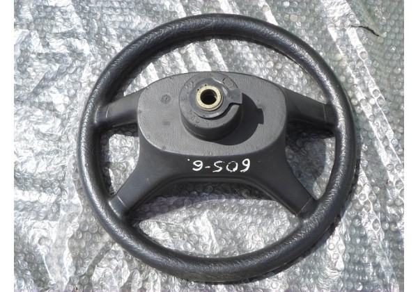 Кермо Пежо 605
